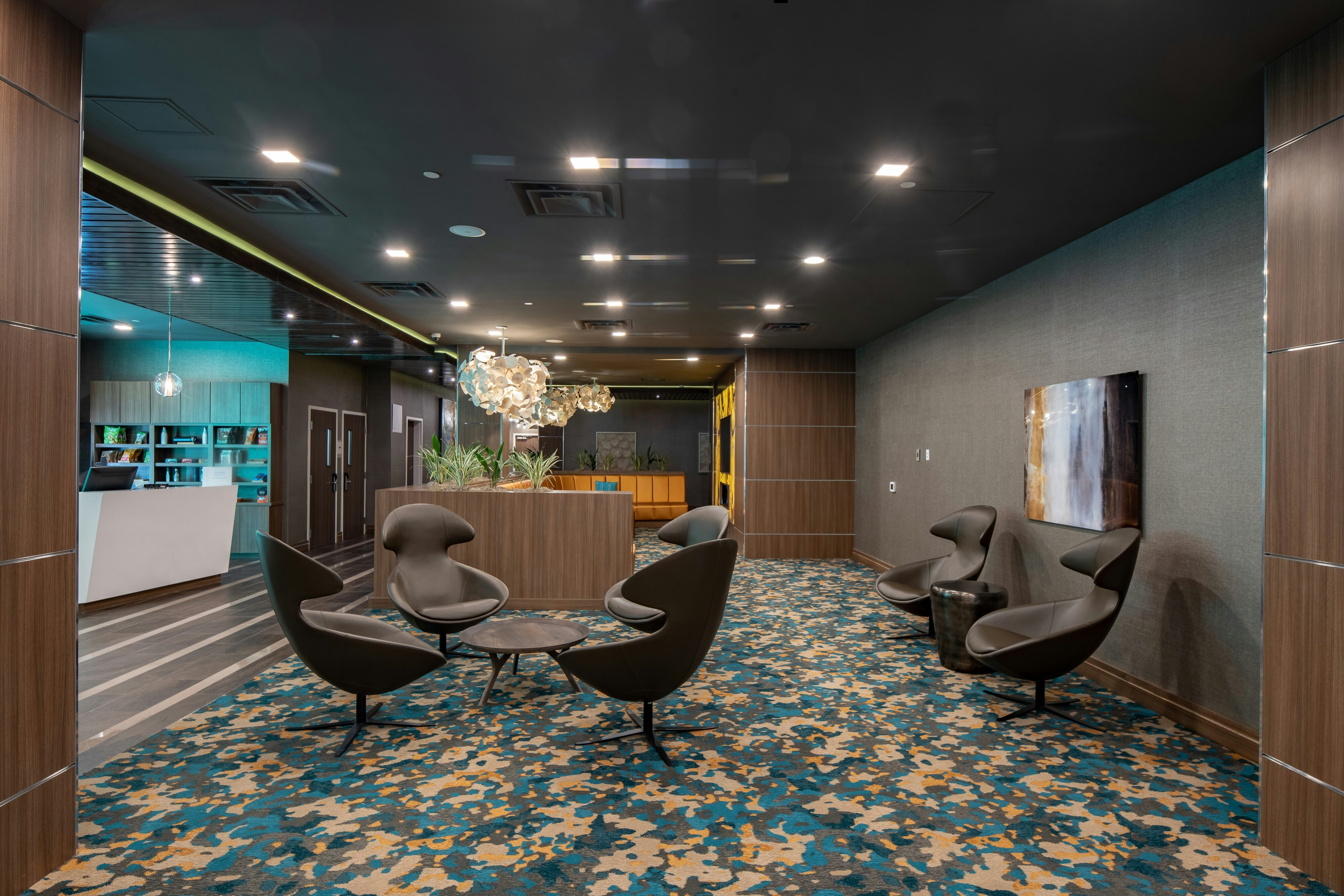 Element Dallas Downtown East 40/76