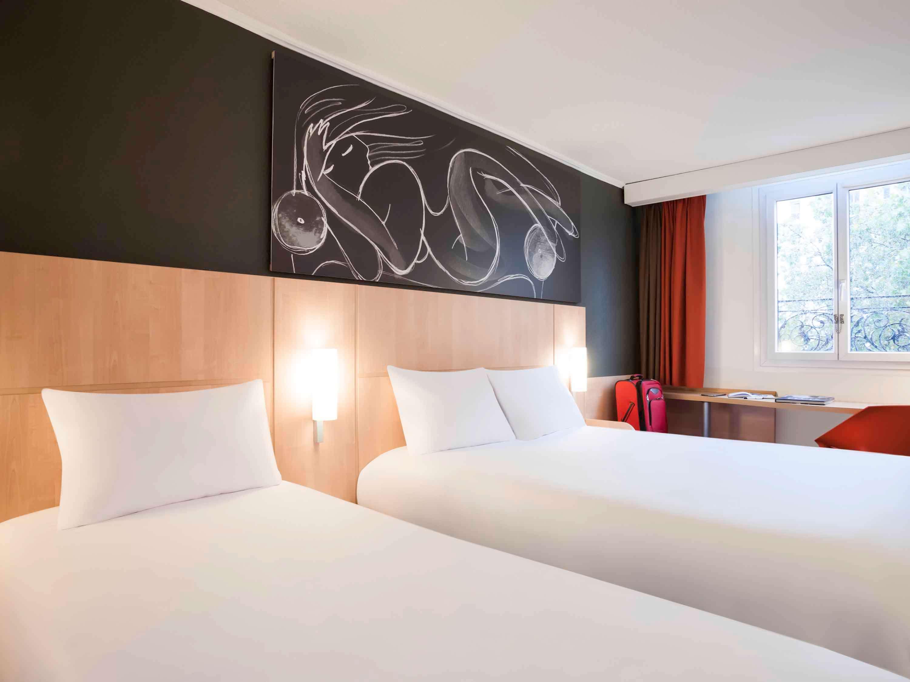 STANDARD, 1 DOUBLE AND 1 SINGLE BED
