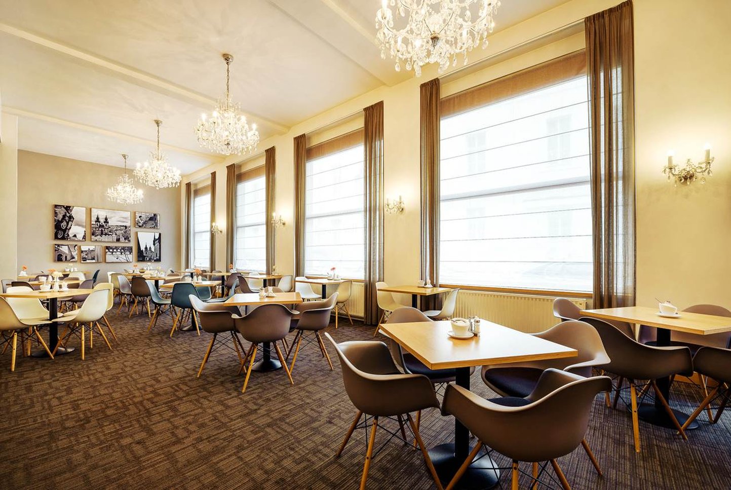 Central Hotel 38/47