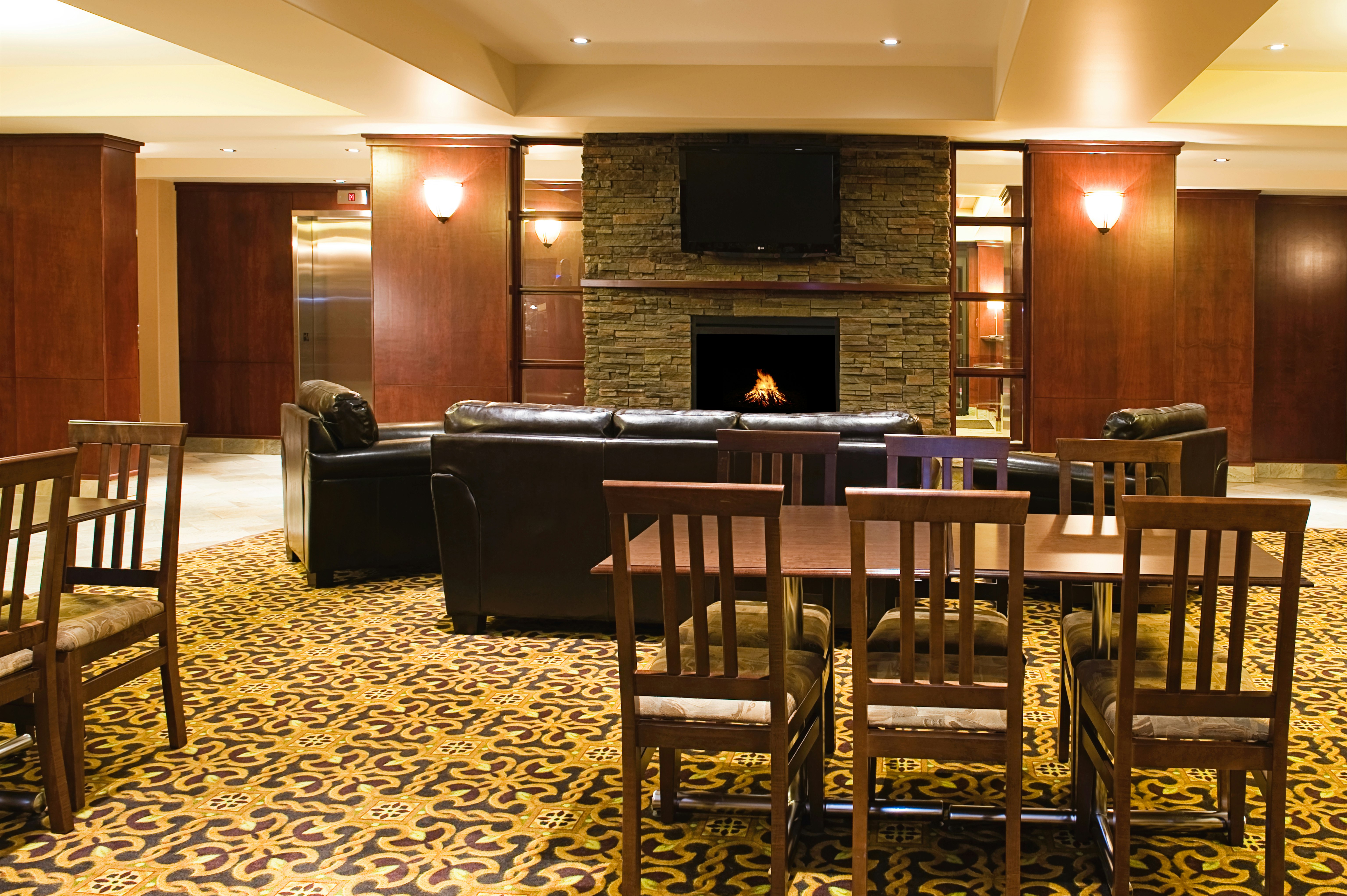Holiday Inn Express Suites Slave Lake 58/69