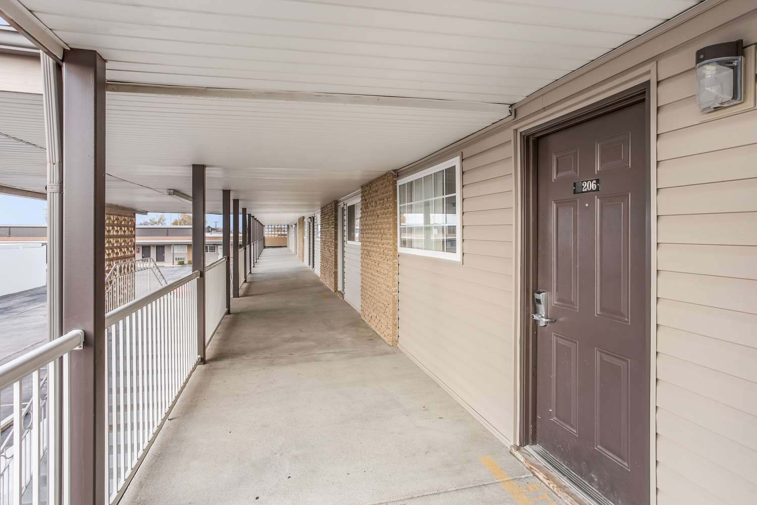 Americas Best Value Inn Lebanon MO 38/38