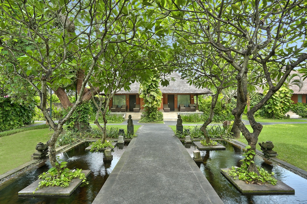 Legian Beach Villas 25/50