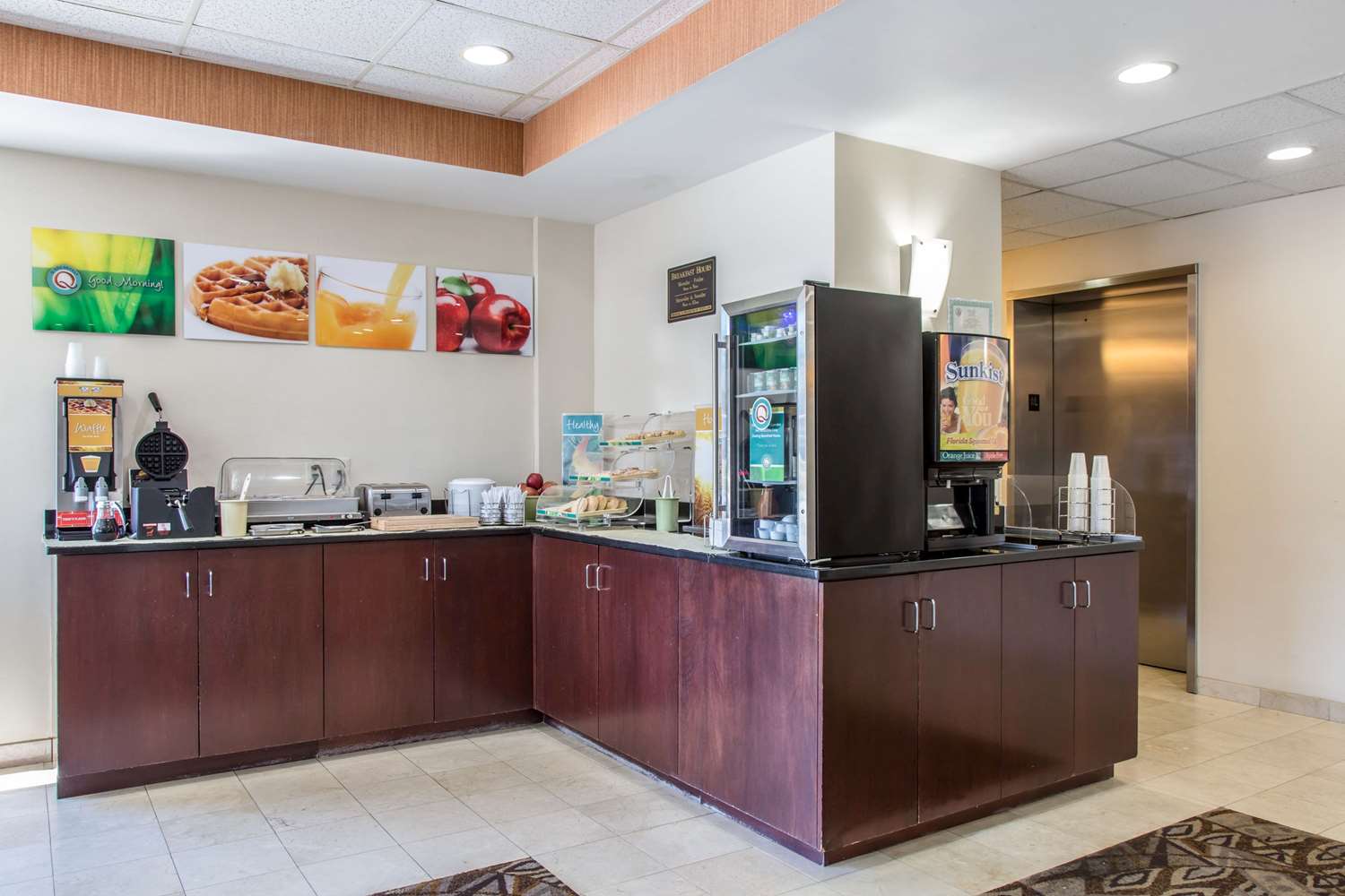 Quality Inn and Suites Danbury Near University 8/44