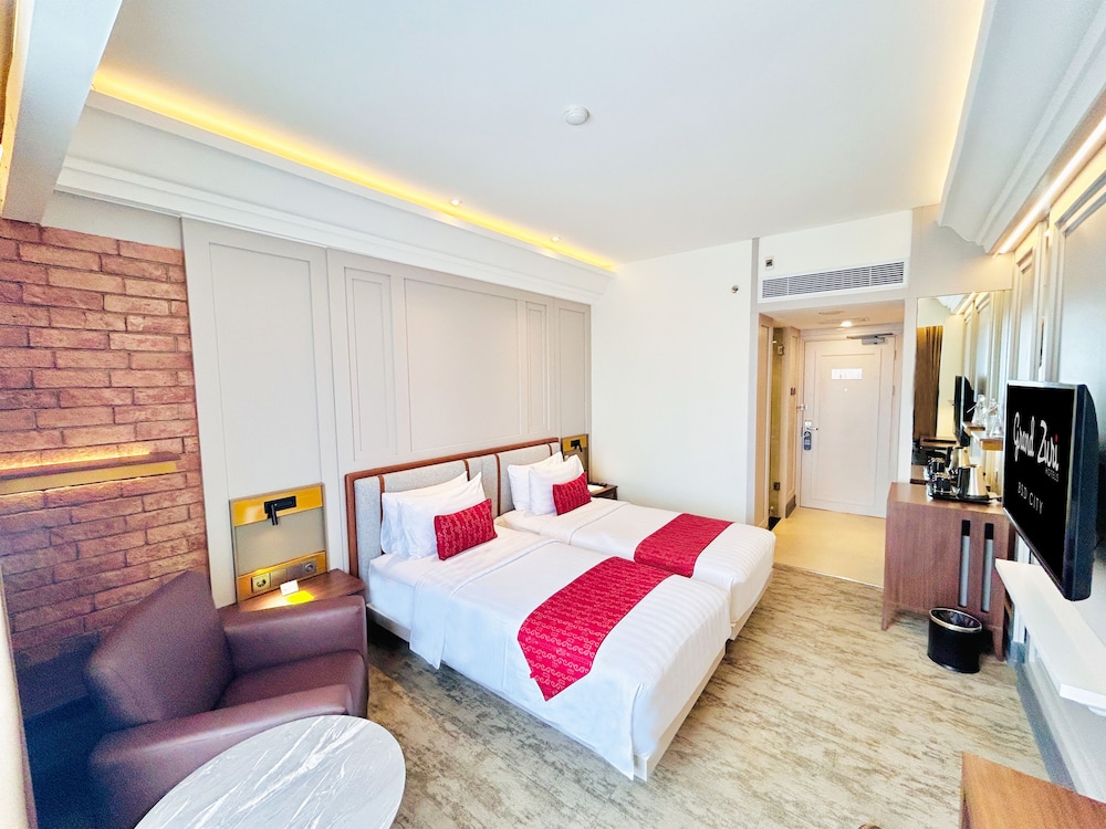 Grand Zuri Bsd City 22/61