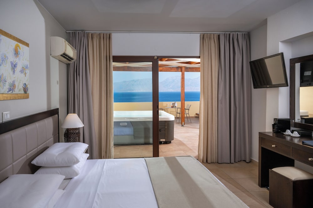 Suite, Twin Beds, Sea View, Outdoor Jetted Tub
