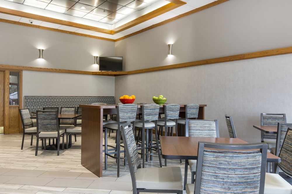 Greenstay Hotel and Suites 55/69