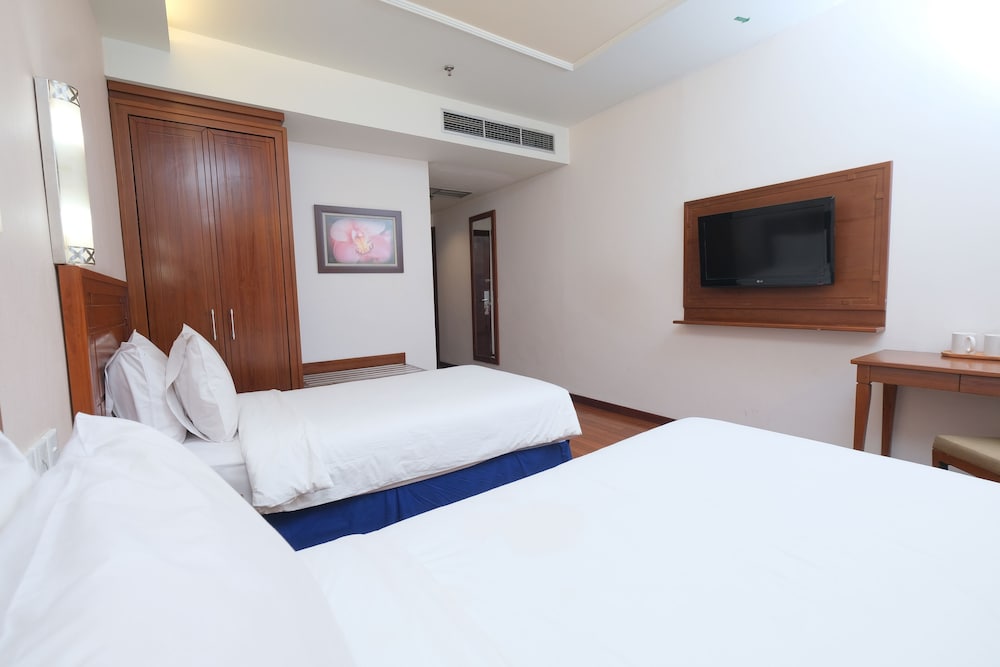 Grand Orchid Hotel 7/23