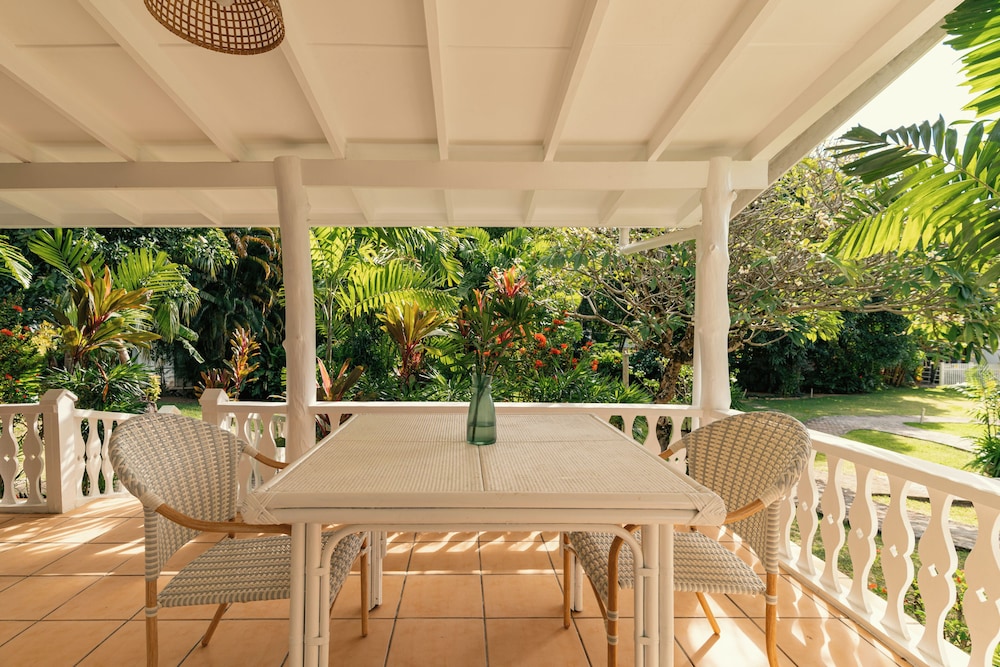 Beau Vallon Bungalows 37/50