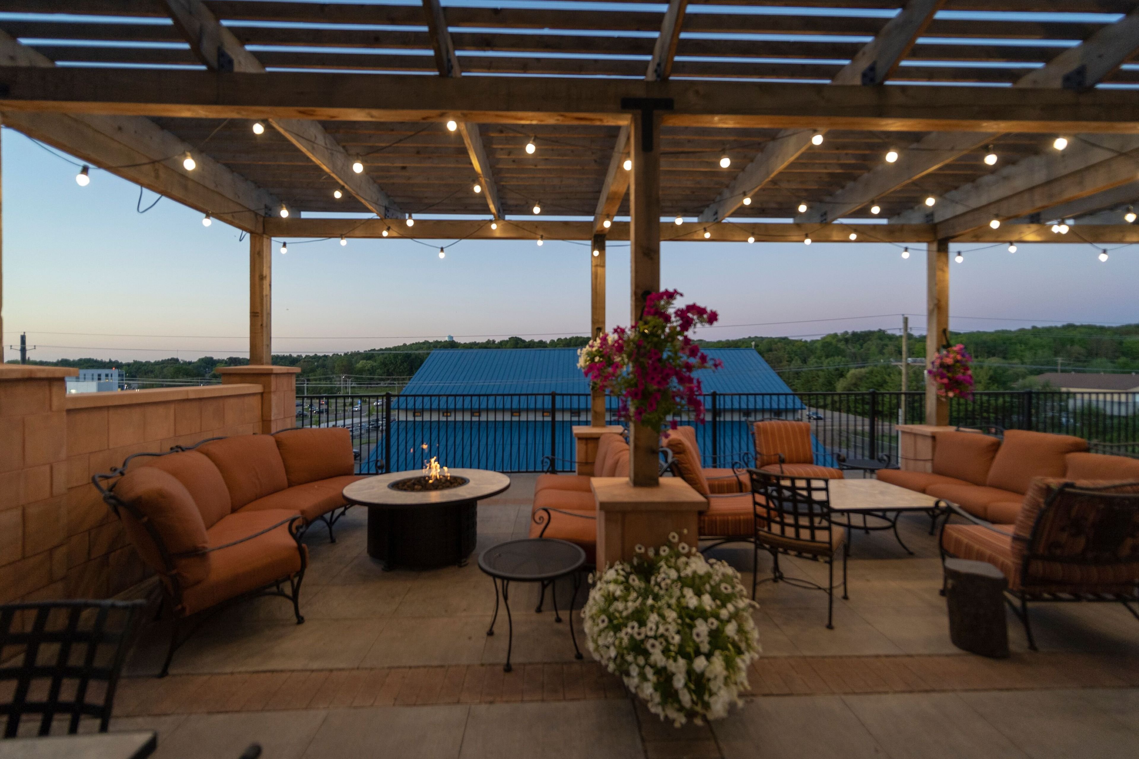 STAYBRIDGE SUITES MARQUETTE 42/82