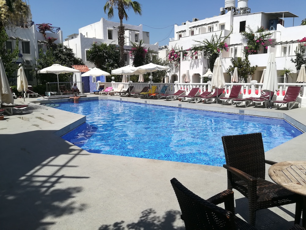 Serhan Hotel 33/35