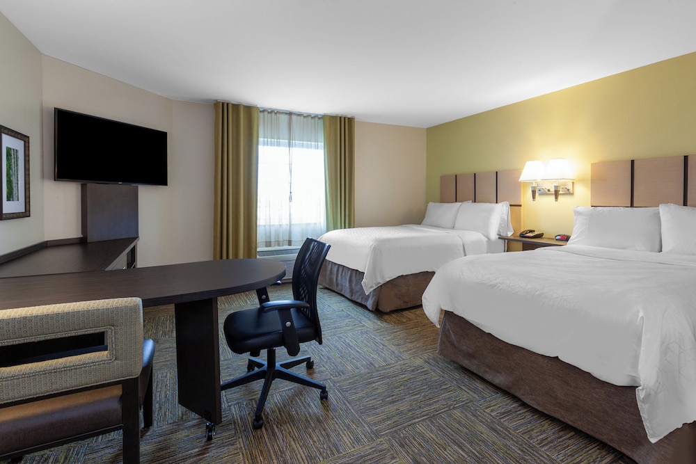 Candlewood Suites Kalamazoo 11/50