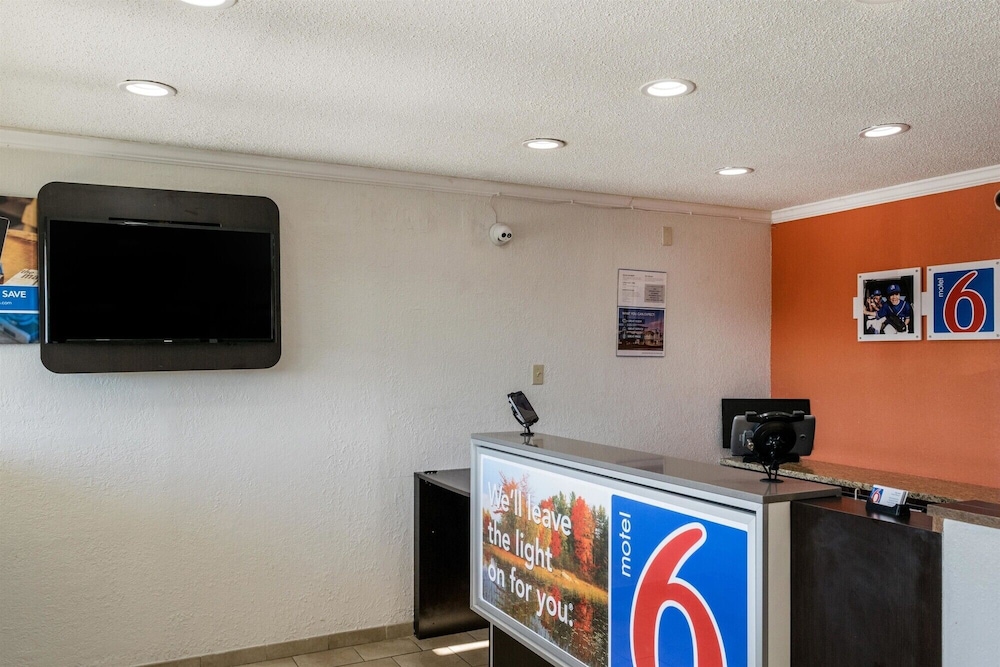 Motel6 Florence, KY - Cincinnati Airport 6/40
