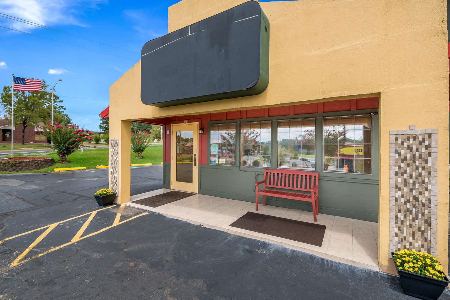 Rodeway Inn Benton, AR 18/22