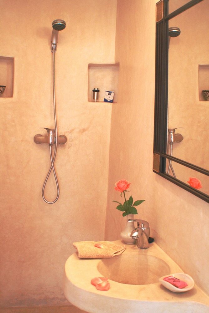 Riad Carina 39/75