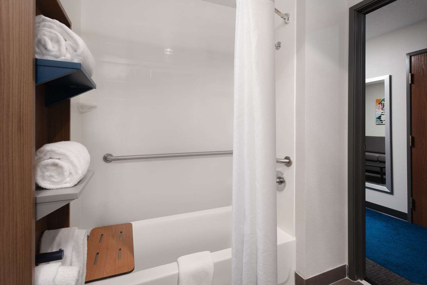 Microtel Inn Suites by Wyndham Rapid City 45/48