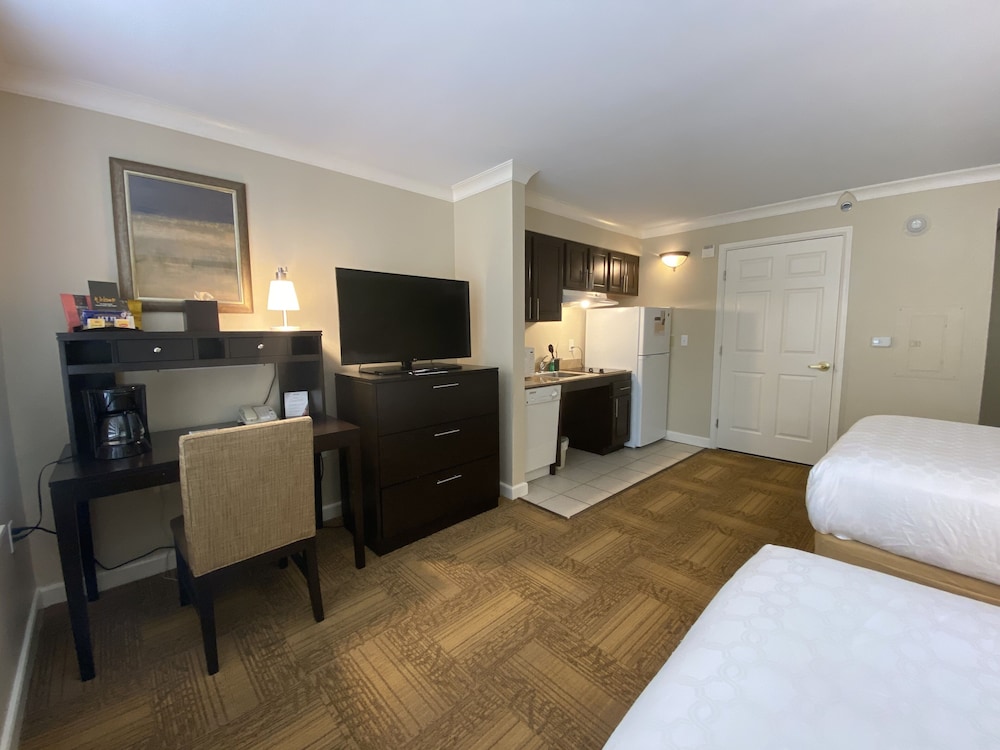 Staybridge Suites Savannah Historic District 12/52