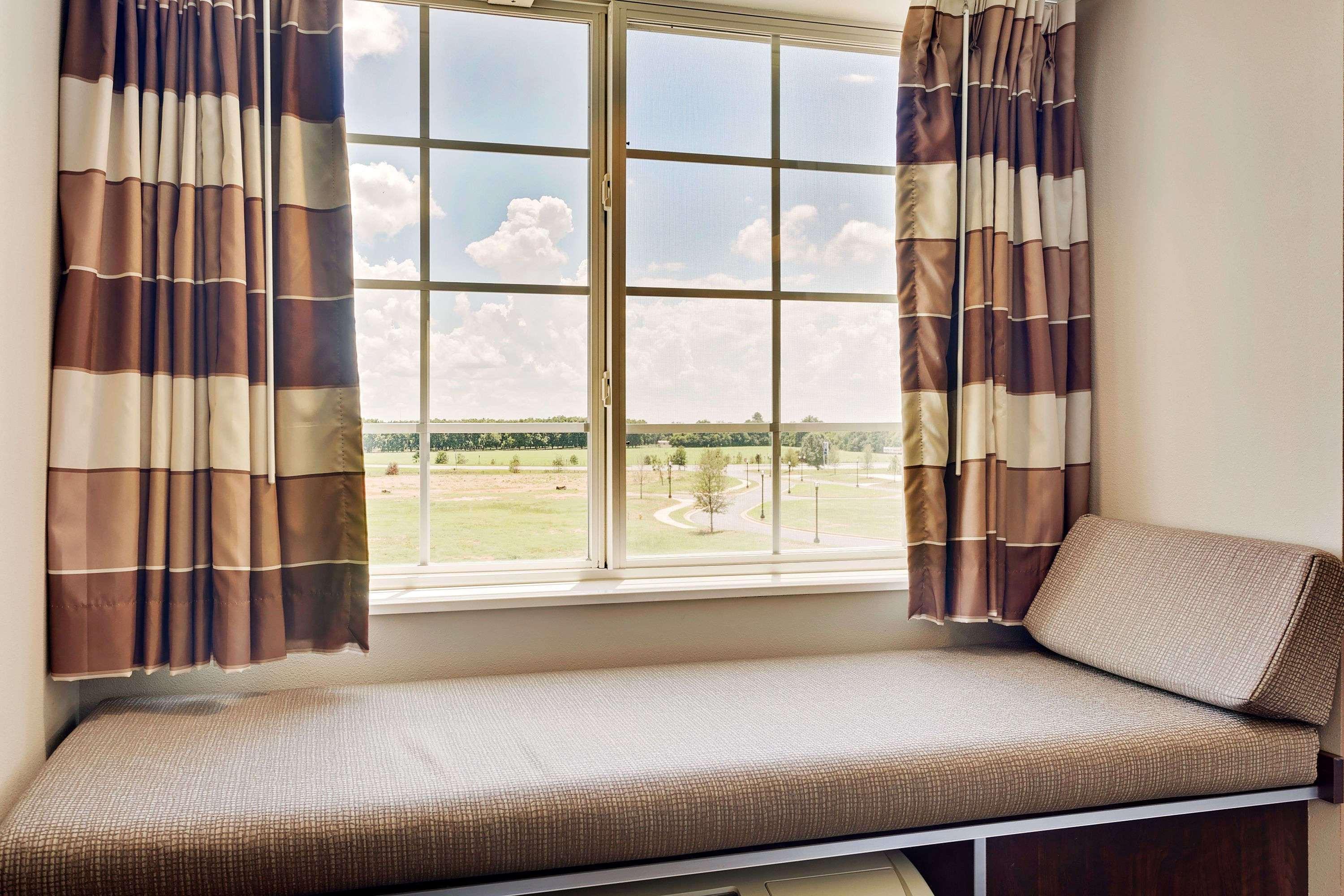 Microtel Inn & Suites by Wyndham Perry 12/20
