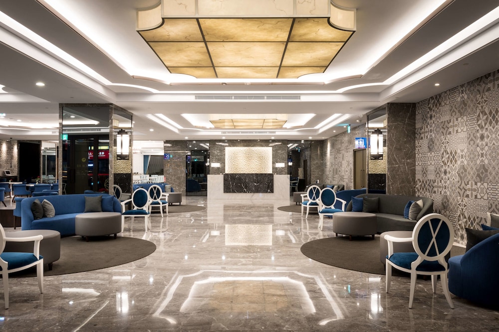 Hua Hotel 7/67