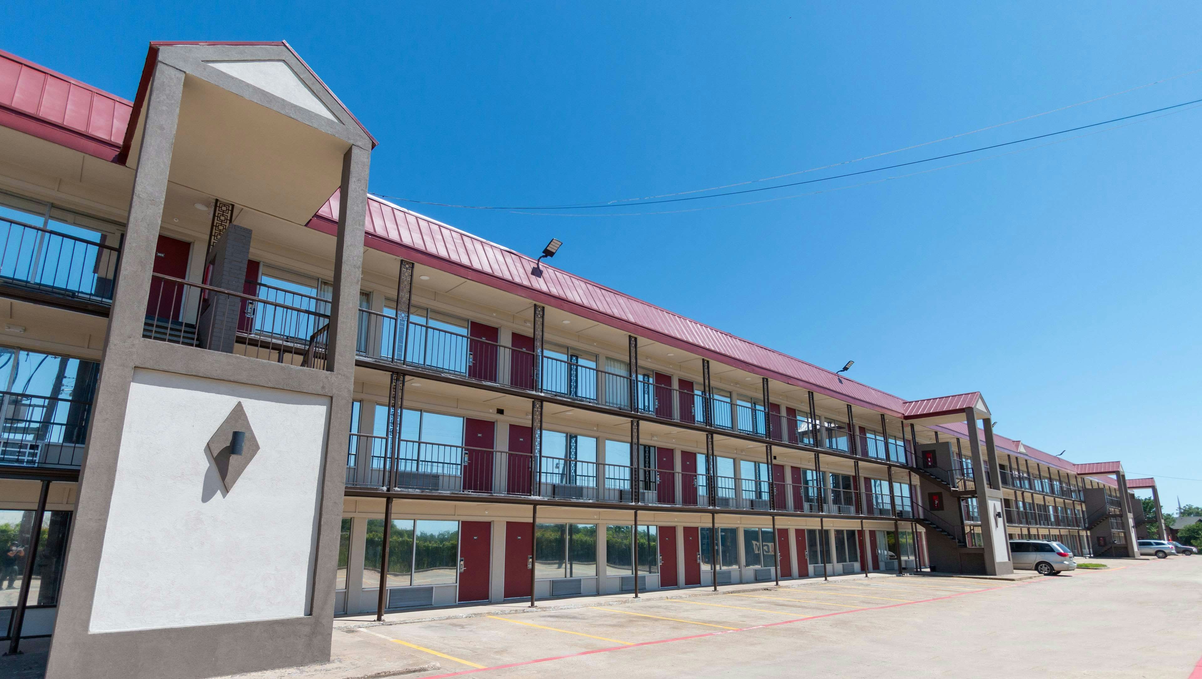 Magnuson Extended Stay and Suites Airport hotel 3/14