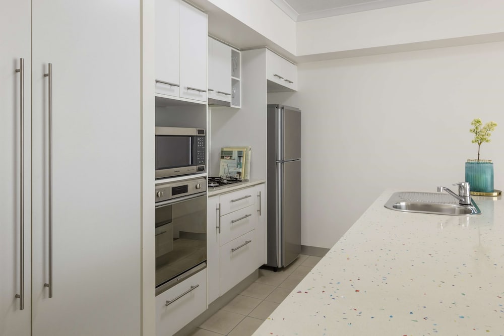Oaks Brisbane River City Suites 21/72