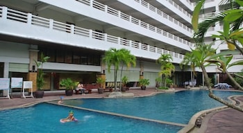 Hatyai Paradise Hotel Resort 5/56