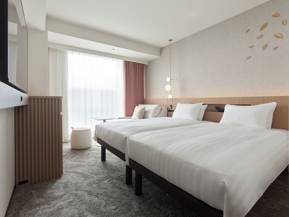 RENOVATED, SUPERIOR, 2 BEDS