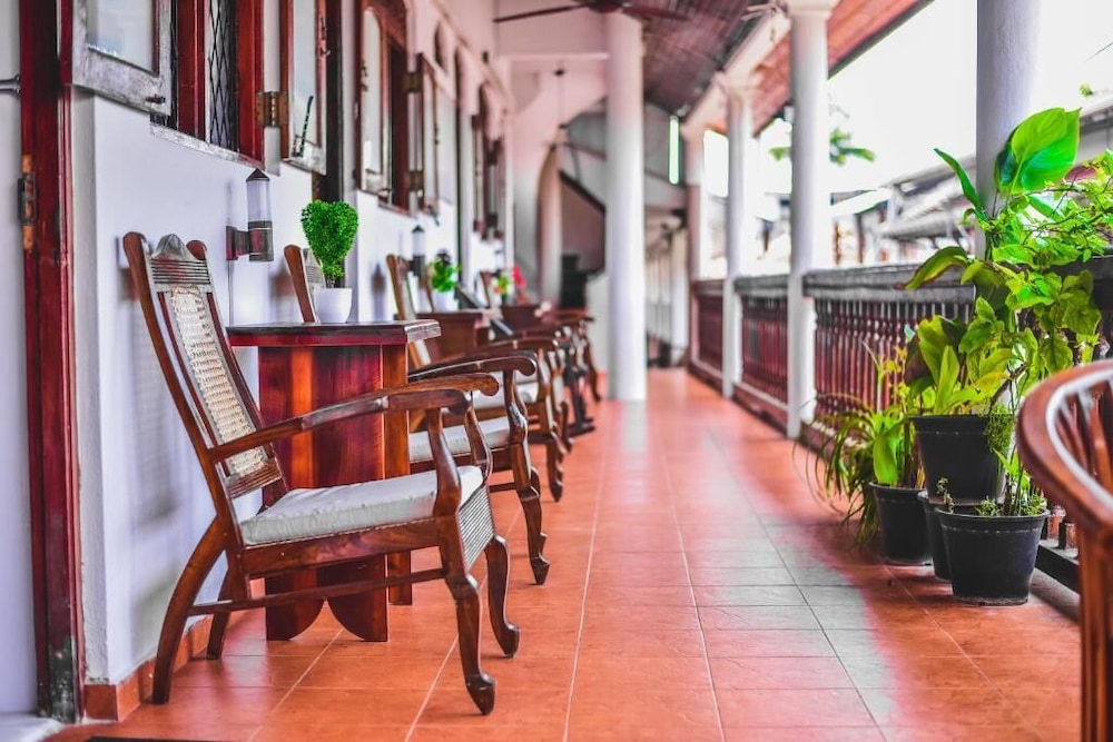 Mrs Wijenayake's Beach Haven Guest House 28/34