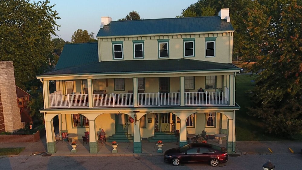 Empire House Hotel 5/59