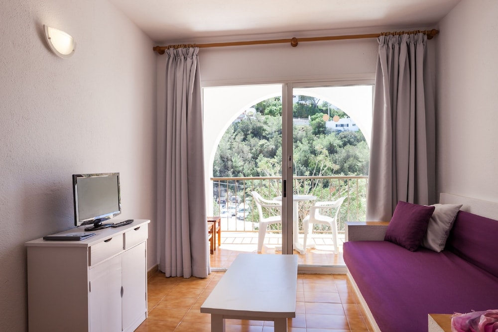 Aparthotel Puerto Cala Vadella 25/32