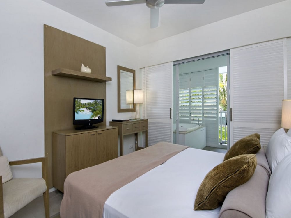 Beach Club Port Douglas 3 Bedroom Luxury Apartment 6/26