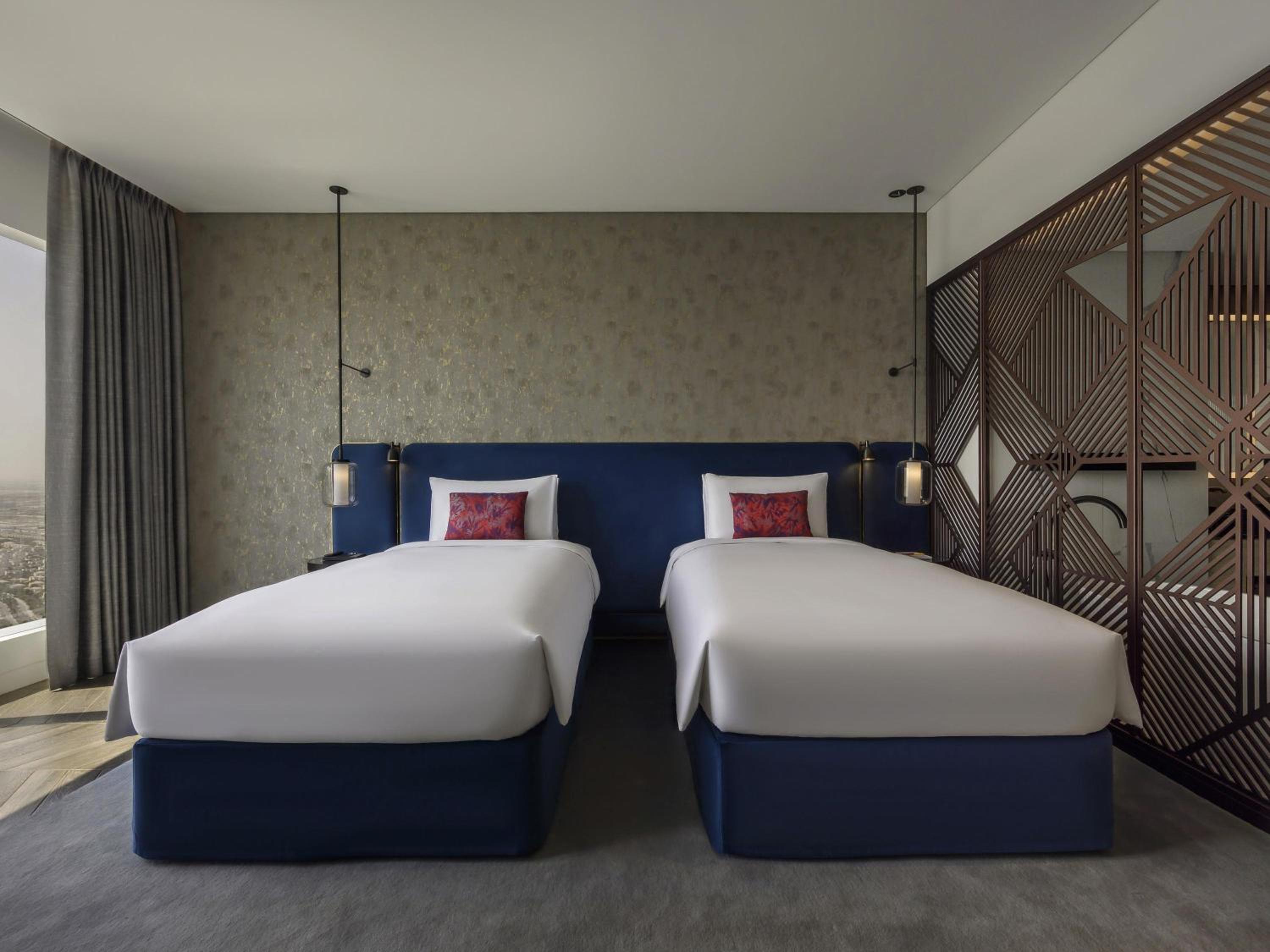 Marina, Studio, Twin Beds, Skyline View