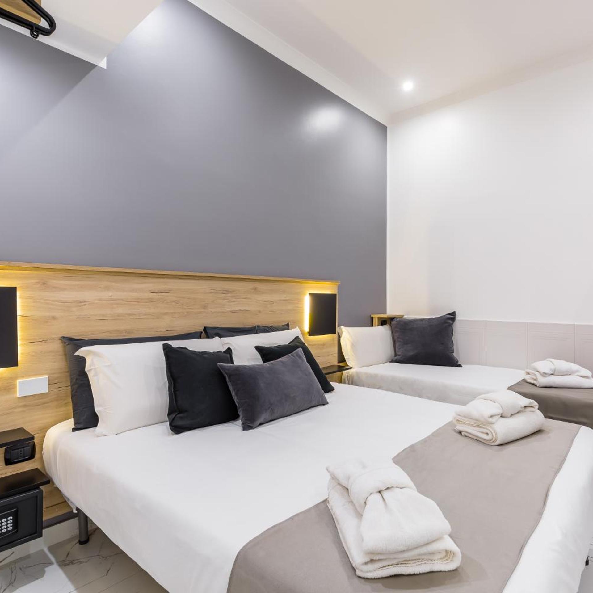 Standard, Triple, Single Bed