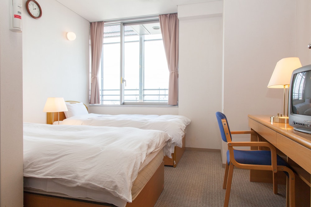 Shin-Osaka Youth Hostel 10/36