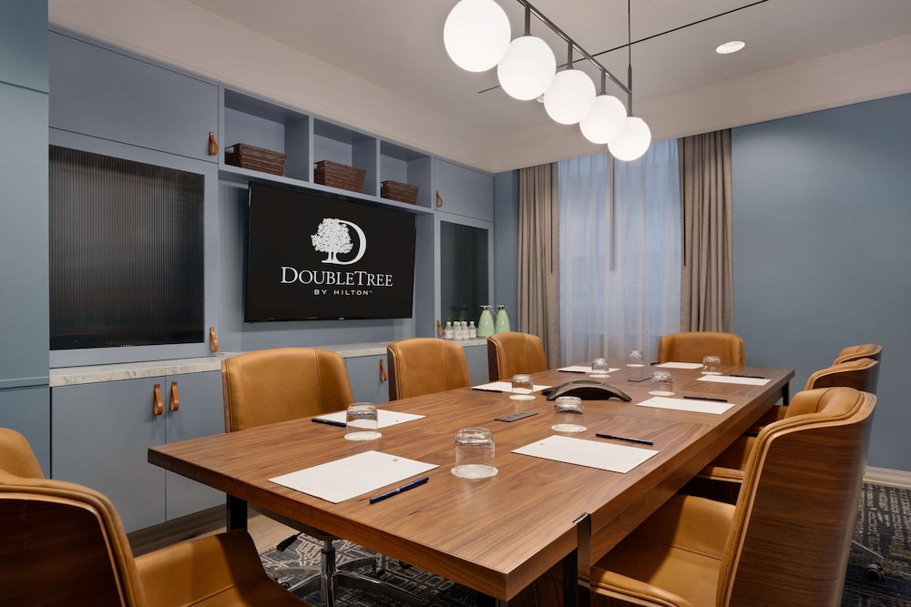 Doubletree By Hilton New York Downtown 36/39