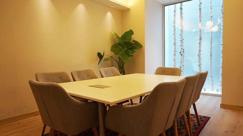 H-Hotel Riverside Chengdu 50/56