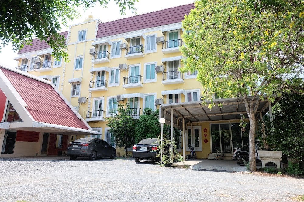 OYO 75429 101 Place Navanakorn 42/43