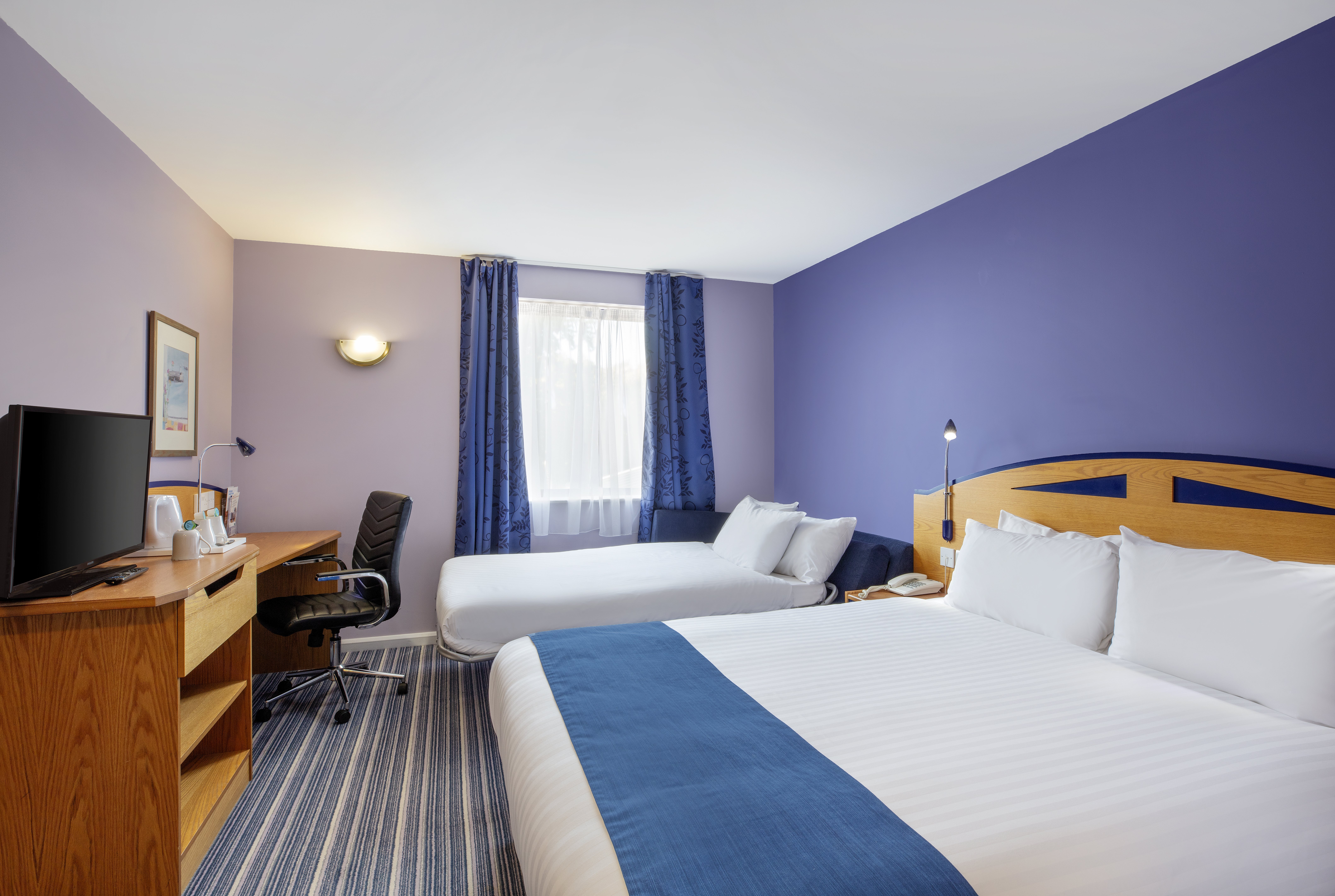 Holiday Inn Express Poole 15/50
