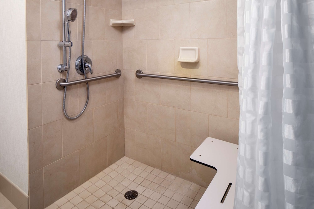 Hyatt Place Long Island East End 44/44