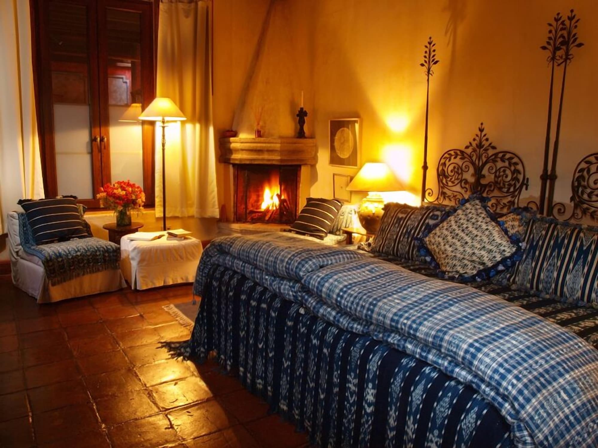 JUNIOR SUITE, KING BED