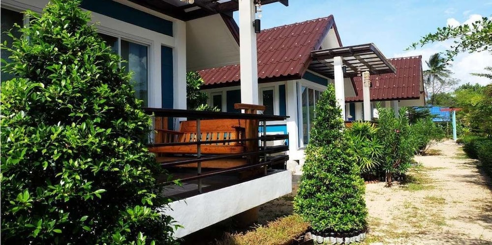 Nithiporn Resort 4/23