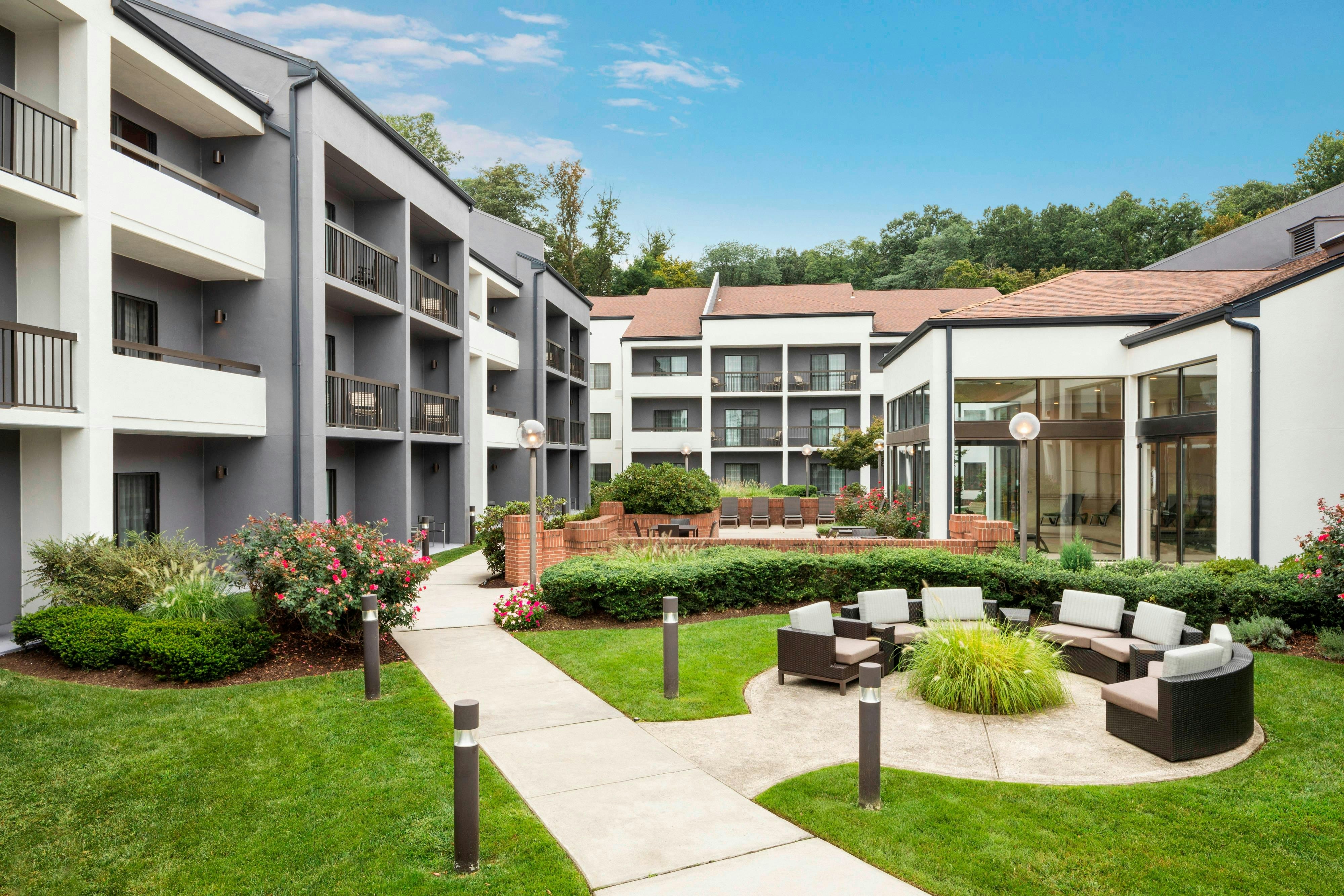 Courtyard Tarrytown Westchester County 9/9