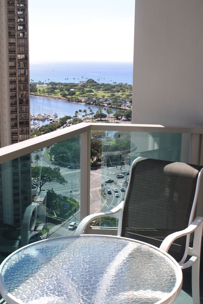 Ala Moana Hotel By Lsi Resorts 20/50