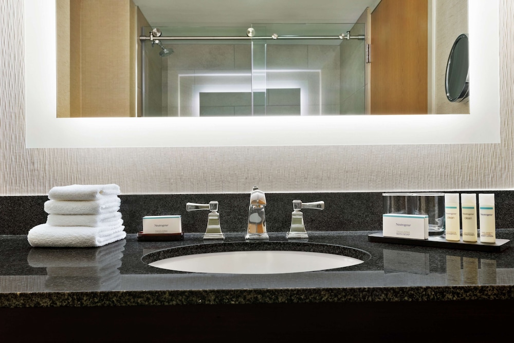 Embassy Suites by Hilton Columbus Dublin 34/55