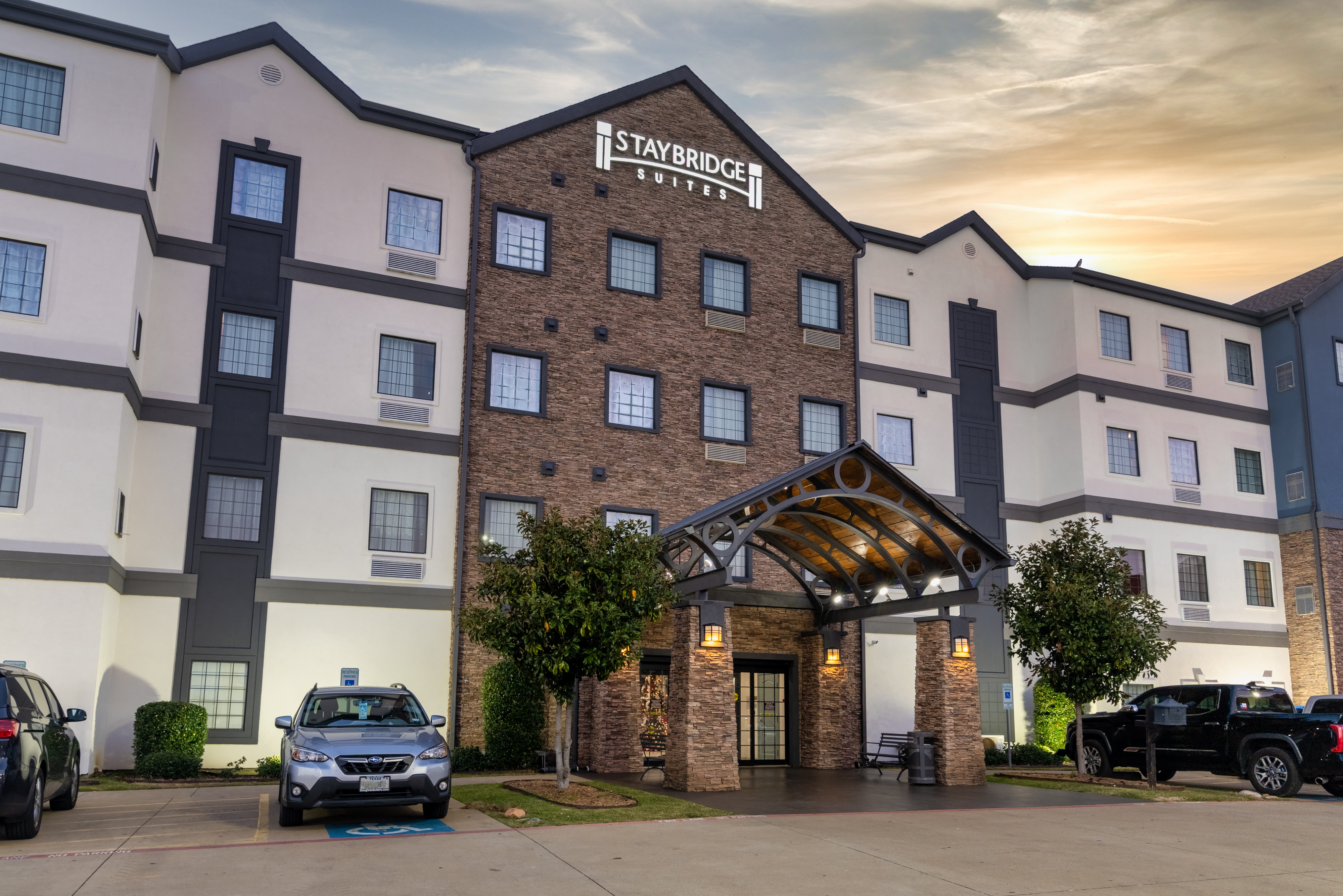 Staybridge Suites Longview 70/78