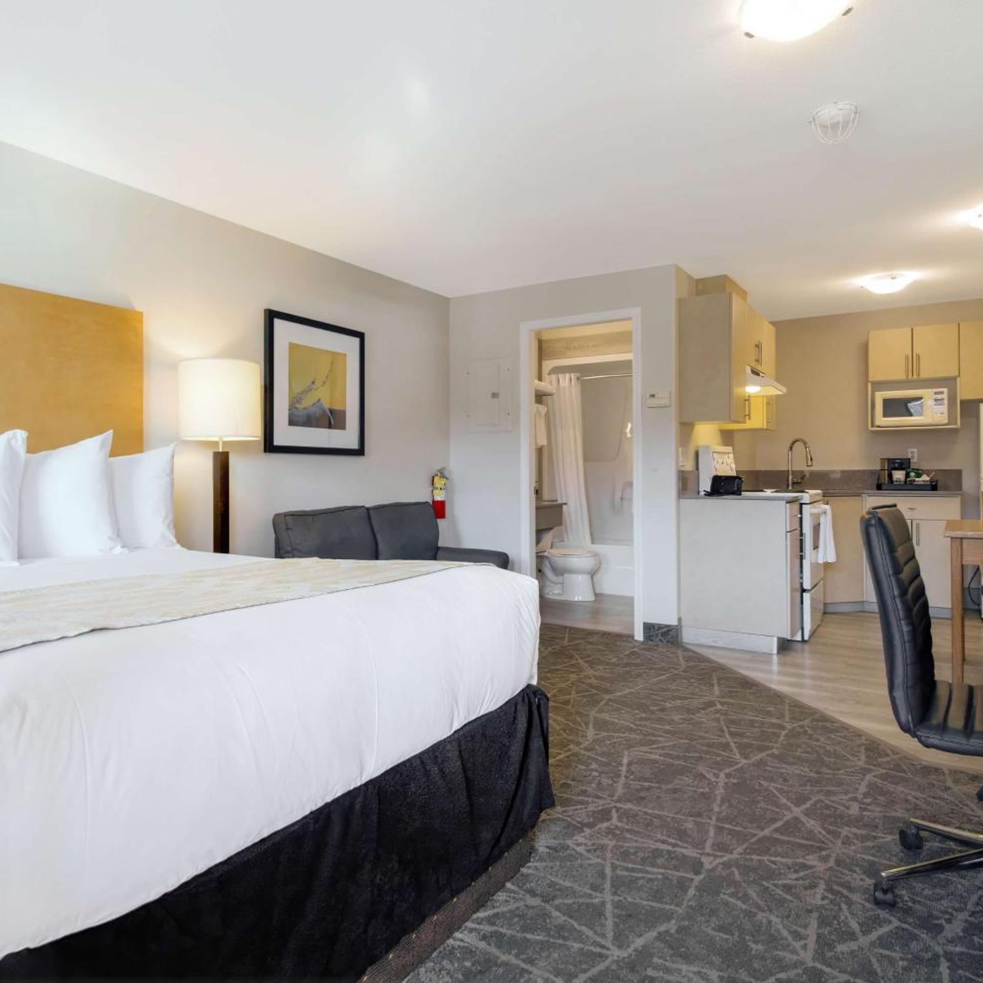 Coast, King Bed, Queen Bed, Kitchenette