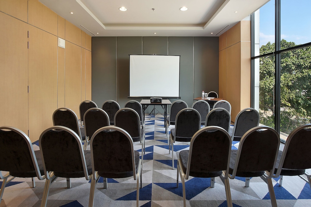 Swiss-Belinn Simatupang 50/57