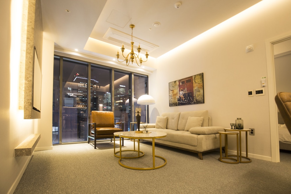 UH Suite The Jongno 25/44
