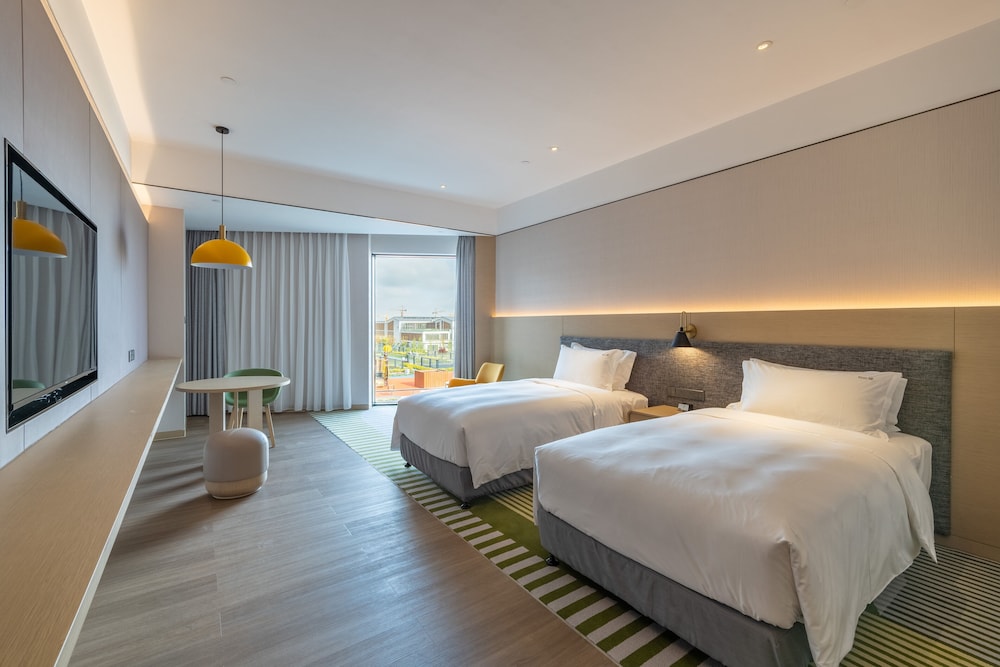 Holiday Inn Shanghai Chongming 10/24