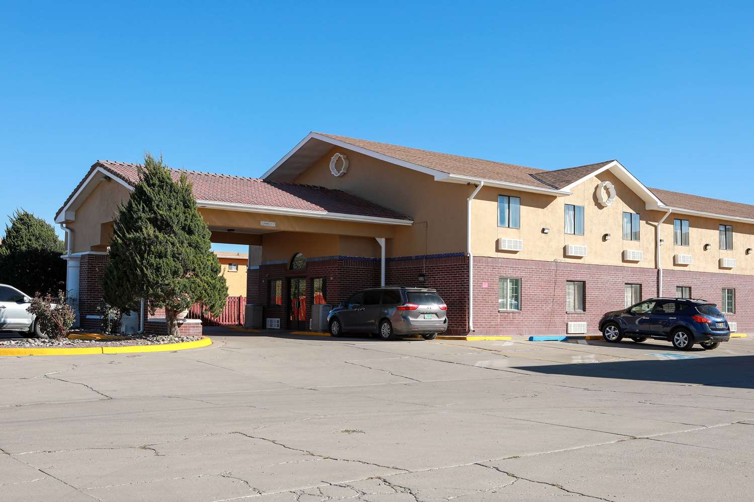 Super 8 By Wyndham Gallup 18/26