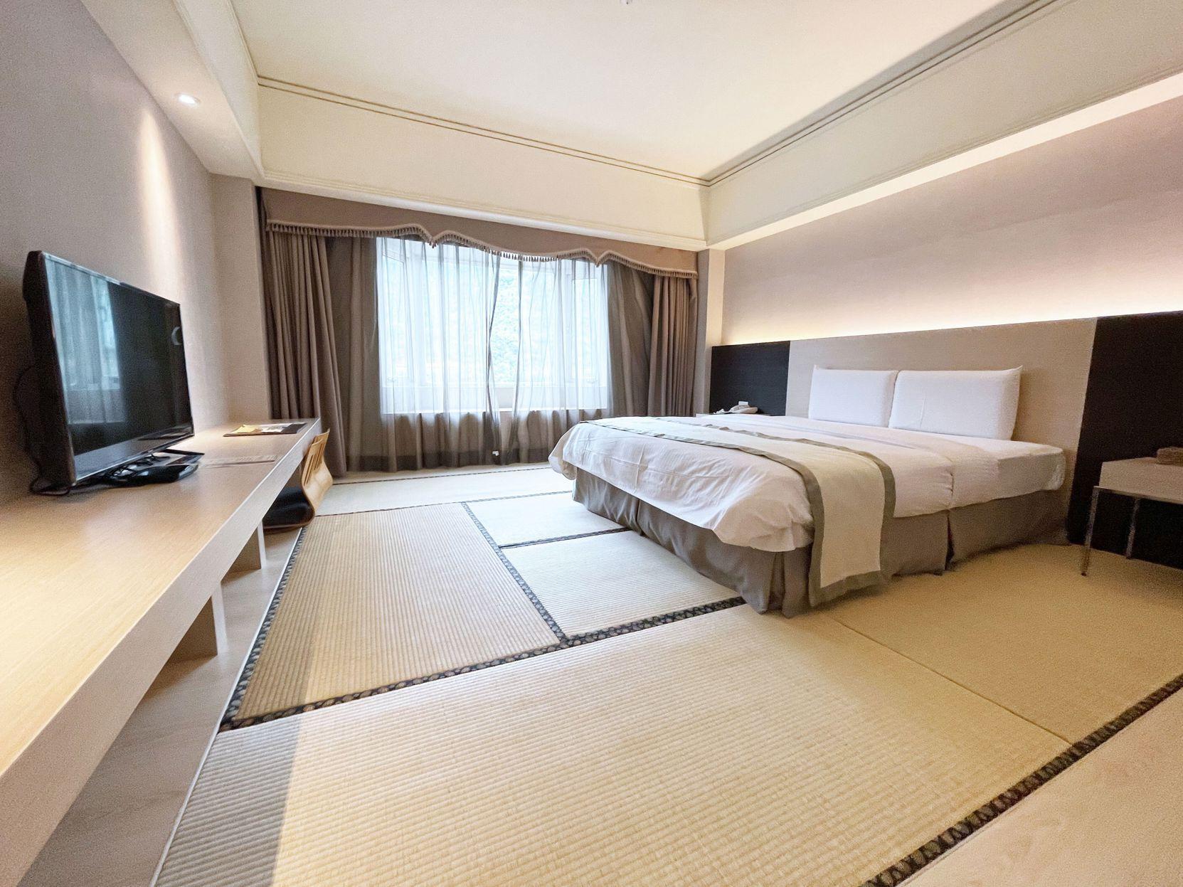 Gallery, Double Bed